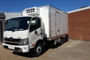 HUY ĐỘNG 1.300 XE VẬN TẢI QUÂN ĐỘI VẬN CHUYỂN VẮC XIN COVID-19