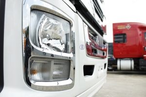 KHI NÀO ĐƯỢC BẬT ĐÈN PHA? MẪU ĐÈN PHA XE TẢI ISUZU