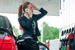 Sử dụng điện thoại di động ở trạm xăng có thực sự gây cháy nổ?