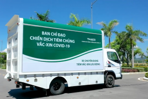Bất ngờ trước xe tiêm vắc-xin lưu động của Thaco: Cửa mở cánh chim, bàn ghế đủ cho nhiều người tiêm cùng lúc